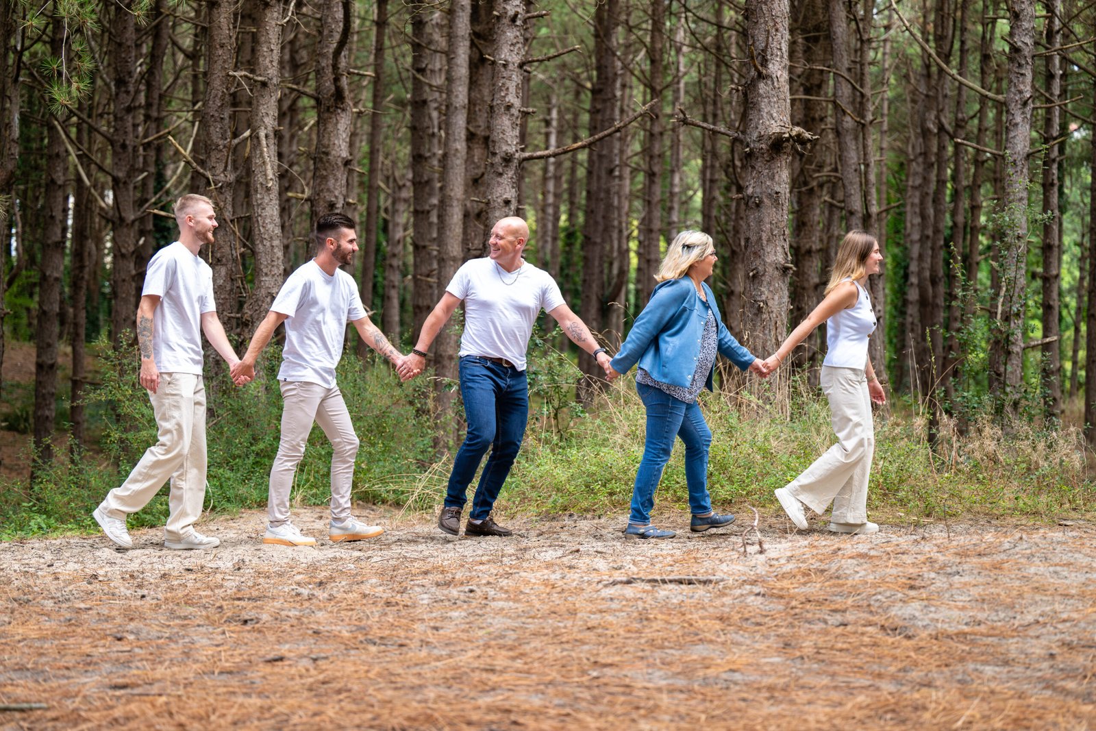 Photographe animalière ; Photographie animalière ; Photographe professionnelle ; Séance photo animale ; Shooting photo animalier ; Portrait animalier ; Photographe Hauts-de-France ; Photographe Somme ; Photographe Pas-de-Calais ; Photographe Nord ; Photographe Lille ; Photographe Amiens ; Photographe Arras ; Photographe Douai ; Photographe Lens ; Photographe Valenciennes ; Photographe Saint-Quentin ; Photographe extérieure ; Photographe nature ; Photographe lumière naturelle ; Photographe douce et patiente ; Photographe bienveillante ; Photographe chien ; Séance photo chien ; Shooting photo canin ; Portrait de chien ; Photo de chien en extérieur ; Photographie de chien en mouvement ; Photographe de chien Hauts-de-France ; Photographe canin Somme ; Photographe canin Pas-de-Calais ; Photographe canin Nord ; Photographe équin ; Photographe cheval ; Séance photo cheval ; Shooting photo équin ; Portrait de cheval ; Photo de cheval en extérieur ; Photographie de cheval en mouvement ; Photographe de cheval Hauts-de-France ; Photographe équin Somme ; Photographe équin Pas-de-Calais ; Photographe équin Nord ; Photographe lifestyle ; Séance photo famille avec animal ; Shooting photo couple avec animal ; Portraits en extérieur avec animal ; Photographe lifestyle Hauts-de-France ; Photographe lifestyle Somme ; Photographe lifestyle Pas-de-Calais ; Photographe lifestyle Nord ; Carte cadeau séance photo ; Offrir une séance photo animale ; Bon cadeau shooting photo ; Idée cadeau photographie animalière ; Galerie photo privée ; Accès galerie client ; Galerie en ligne séance photo ; Téléchargement photos séance ; Commande tirages photo ; Conseils photographie animalière ; Astuces photo chien ; Astuces photo cheval ; Histoires inspirantes animaux ; Coulisses séance photo ; Actualités photographe animalière ; Emmanuelle Meunier ; Emmanuelle Meunier Photographie ; Photographe Emmanuelle Meunier ; Emmanuelle Meunier photographe animalière ; Emmanuelle Meunier Hauts-de-France ; Emmanuelle Meunier Somme ; Emmanuelle Meunier Pas-de-Calais ; Emmanuelle Meunier Nord ; Shooting photo chien Amiens ; Séance photo cheval Arras ; Photographe canine Lille ; Photographe équine Lens ; Portrait animal Valenciennes ; Photo chien Saint-Quentin ; Photo cheval nature Hauts-de-France ; Portrait chien complicité ; Shooting équin lumière naturelle ; Photo artistique chien ; Photo artistique cheval